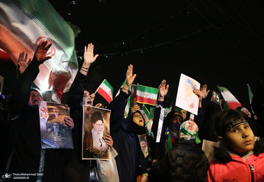 سى امین شب اجتماع پر شور مردم در رباط کریم