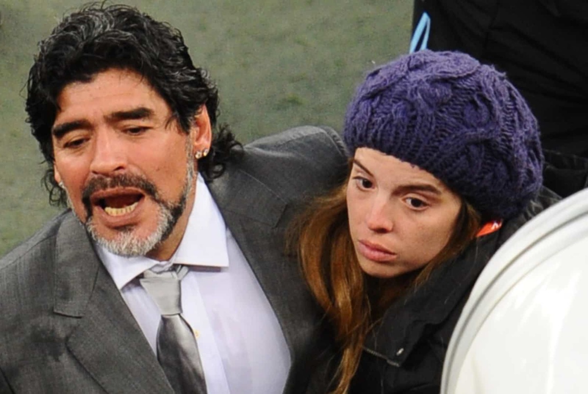 مارادونا دخترانش را از ارث محروم کرده بود!