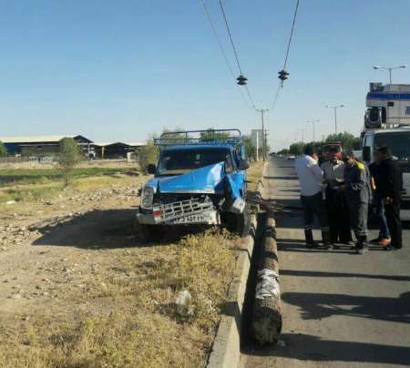 خودروی وانت برق پنج روستای دزفول را قطع کرد