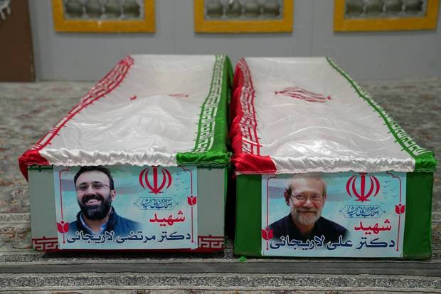 اولین تصویر از تابوت شهید علی لاریجانی در کنار فرزندش 
