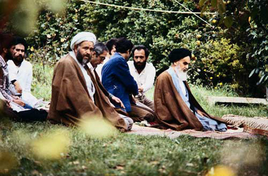 Imam Khomeini recommends reforming the self over reforming others