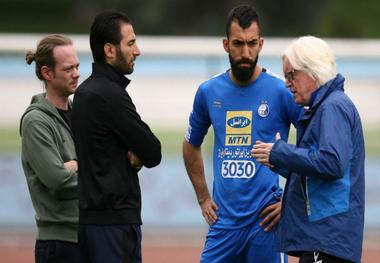 پسر شفر به دیدار مدیرعامل استقلال رفت
