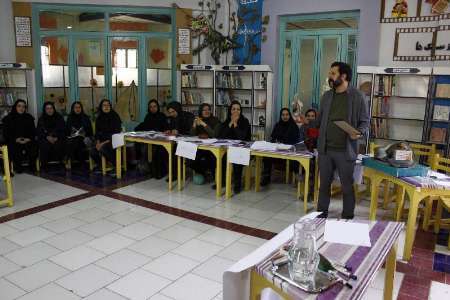محقق دانشگاه مونیخ کارگاه همنگاری داستان کودک را در یزد برگزار کرد
