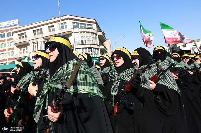 راهپیمایی دختران «جان‌فدای ایران» -۱