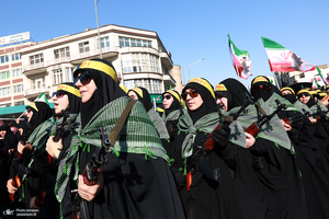 راهپیمایی دختران «جان‌فدای ایران» -۱