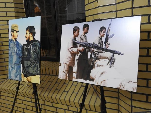 نمایشگاه عکس شهدا و دفاع مقدس در رفسنجان گشایش یافت