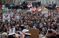 درگیری میان پلیس انگلیس و معترضان