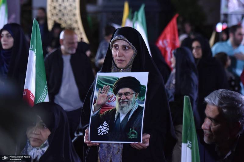 پنجاه و پنجمین شب اجتماع پر شور مردم در میدان جمهوری اسلامی