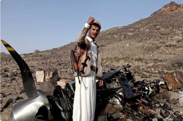 وال استریت ژورنال: چگونه حوثی‌ها توانستند نیروی دریایی آمریکا را به دردسر بیندازند؟