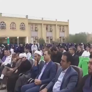 رقابت عجیب امام جمعه و بخشدار الوار گرمسیری(خوزستان) برای تصاحب میکروفون