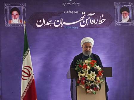 مردم ایران به زودی ثمره توانایی دولت را در حوزه های مختلف خواهند دید تلاش من تحقق خواسته های رهبری است
