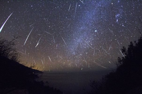 دو بارش شهابی و یک ابرماه در آسمان پاییز
