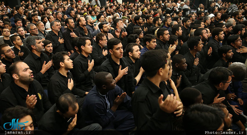 مراسم عزاداری شب عاشورای حسینی با حضور رهبر معظم انقلاب اسلامی