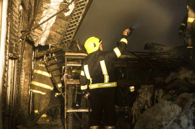 آتش سوزی یک منزل مسکونی در بلوار فردوس تهران مهار شد