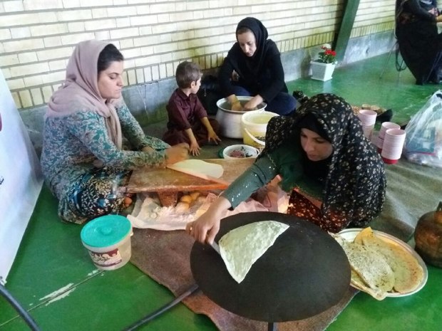 جشنواره غذاهای سنتی و محلی در شهر بوئین بانه برگزار شد