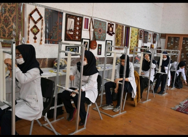 آزمون مقدماتی المپیاد فرش دستباف در شیراز برگزار شد