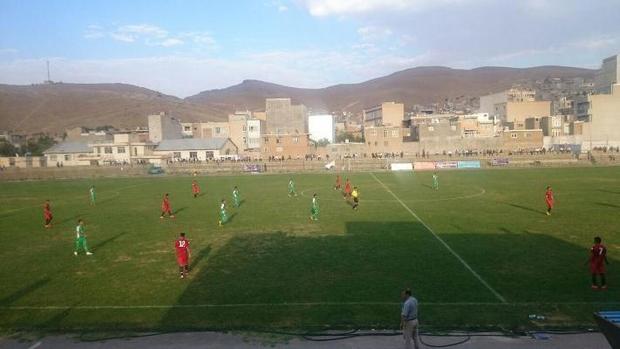 جدال صدرنشینان لیگ برتر فوتبال آذربایجان غربی در مهاباد برنده نداشت