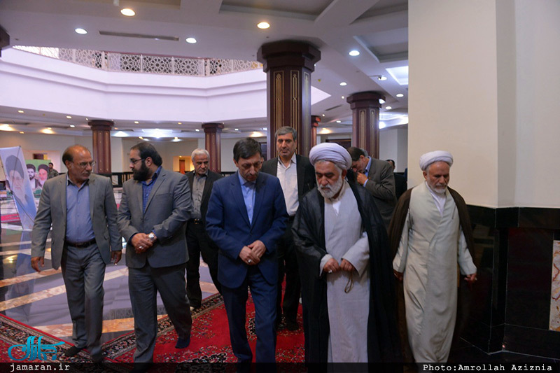تجدید میثاق رئیس و جمعی از مدیران کمیته امداد امام خمینی(س) با آرمان های امام و شهدا 