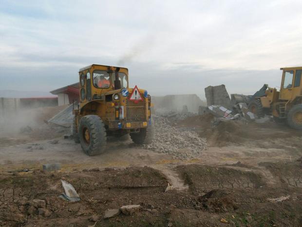 ساخت و سازهای غیرمجاز در اراضی کشاورزی پاکدشت تخریب شد