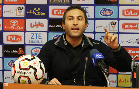 سرمربی ملوان برکنار شد
