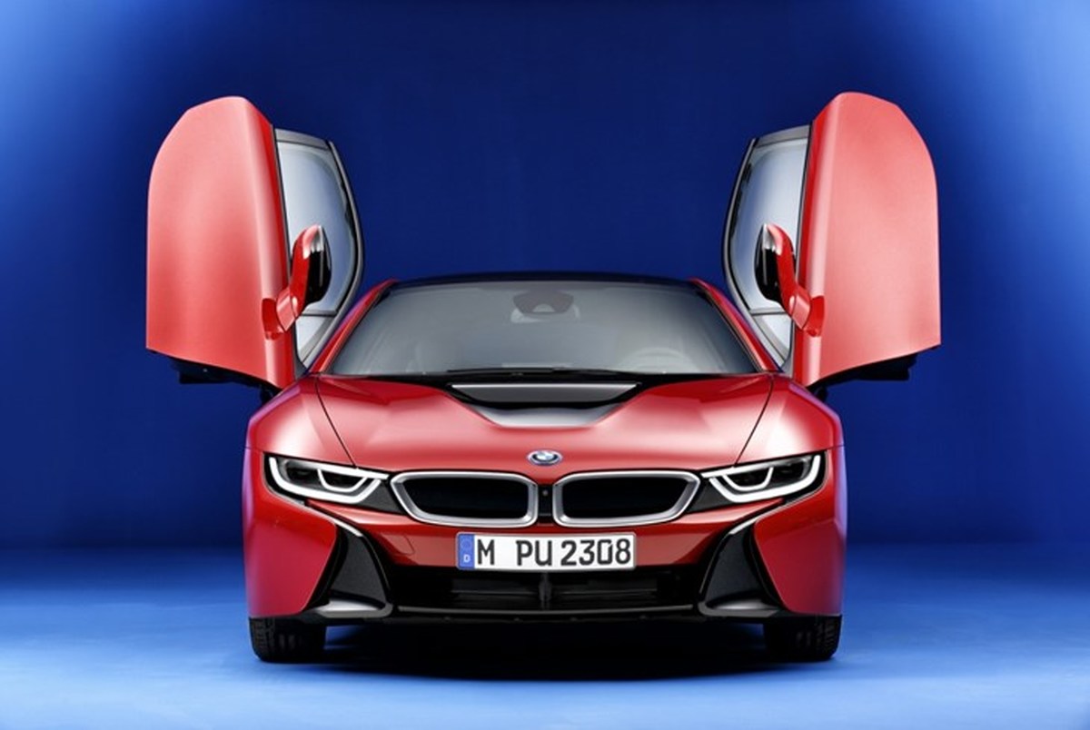 رونمایی از بی ام و i8 جدید در نمایشگاه خودروی ژنو