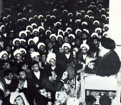 بازخوانی اعتراض تاریخی امام خمینی (س) به قانون کاپیتولاسیون