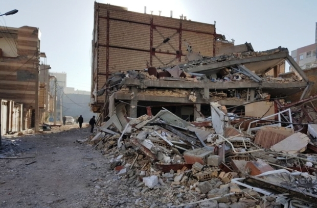 بوروکراسی اداری بازسازی مناطق زلزله زده را کند کرده است