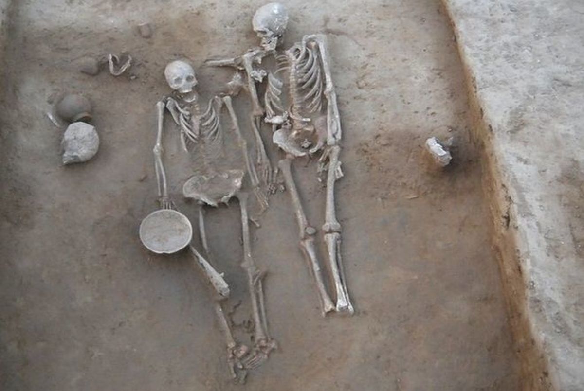 کشف قبر باستانی زوج عاشق! + تصاویر
