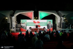 پنجاه و‌هفتمین اجتماع پر شور مردم در مقابل دانشگاه تهران