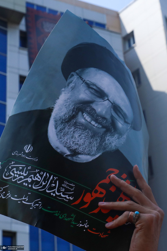 تشییع باشکوه پیکر رئیس جمهوری و یارانش در تهران