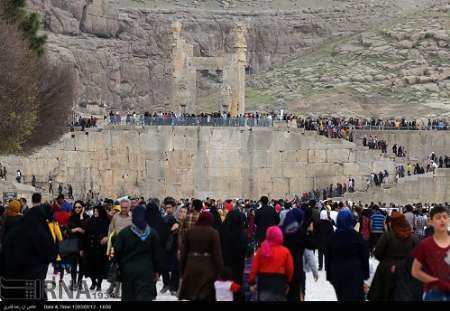 فارس پنجره ای به جهان گردشگری   یادمان های تاریخی  فارس میزبان میهمانان نوروزی