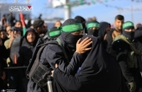 تصاویری از اجرای دور دوم توافق مبادله اسرا در غزه و تحویل 4 نظامی اسیر زن  (7)