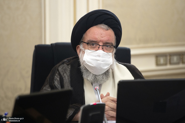 احمد خاتمی: ایران نباید به سمت سکولاریزم برود/ برخی کلان‌شهر‌ها به‌سمت بی‌حجابی کامل رفته‌اند