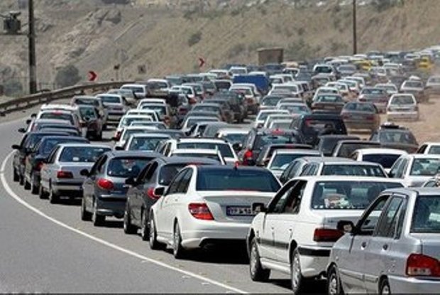 ترافیک ورودی تفرجگاه ها و داخل شهرهای خراسان شمالی سنگین است