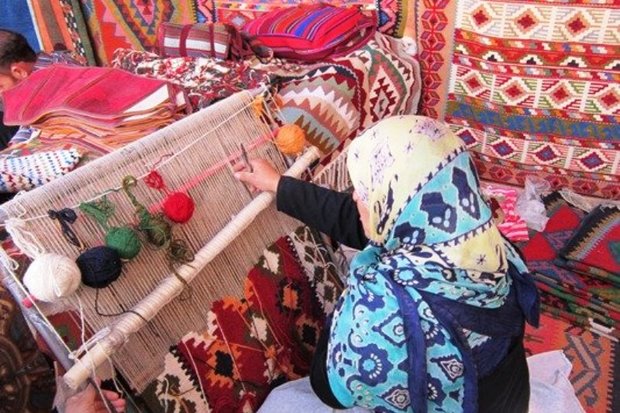 نمایشگاه منطقه ای صنایع دستی در سمنان برپا شد