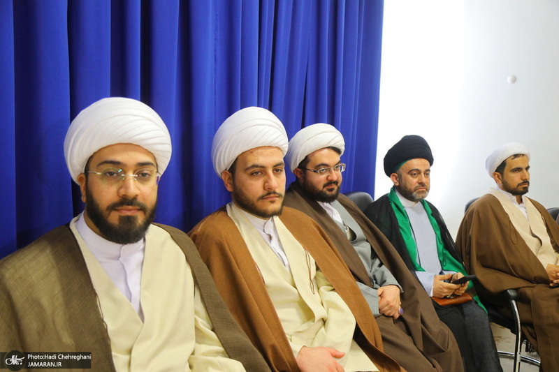 عمامه گذاری طلاب توسط مراجع اعظام تقلید در روز میلاد امام علی (ع)‎