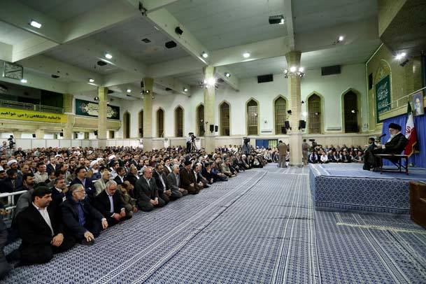 رهبر معظم انقلاب: نهضت علمی کشور نباید متوقف شود/ یکی از نقشه های اصلی دشمن متوقف کردن حرکت علمی است
