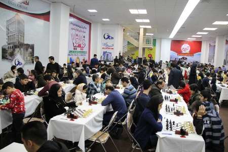 توقف شطرنج بازان عنوان دار ایرانی در پایان دور دوم مسابقات بین المللی جام فجر درآمل
