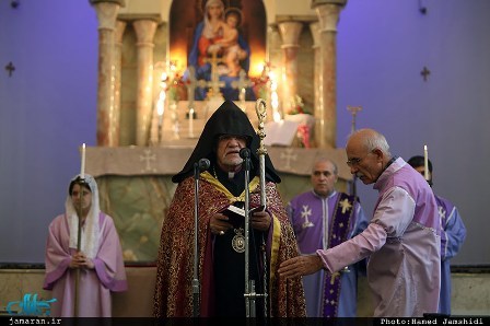 اسقف اعظم ارامنه تهران و شمال: امام خمینی آزادی را به ارمغان آورد و خود خادمی برای ملت ها بود