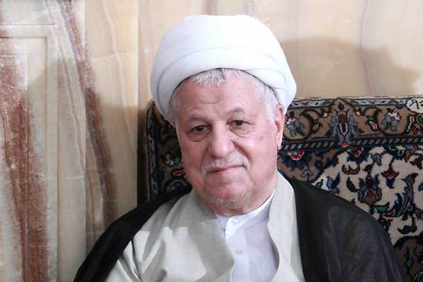 اگر در انقلاب ایران امام خمینی وجود نداشت، از ناحیه افراط کاری‌ها ضربه می‌خوردیم