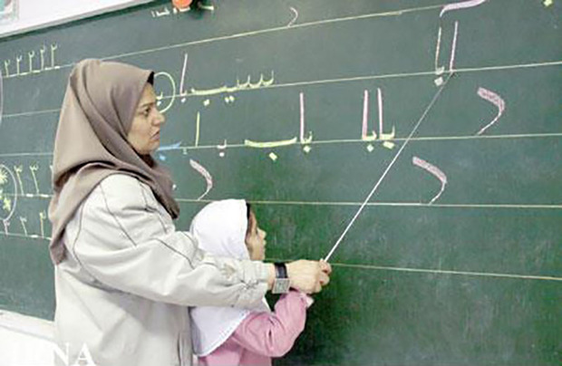 معلمان نمونه سیستان و بلوچستان تجلیل شدند