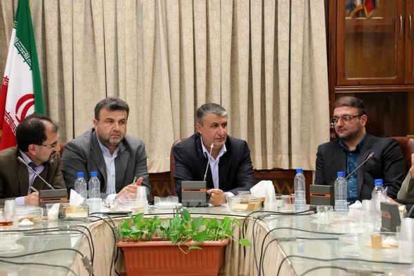 بالندگی و نشاط سیاسی در گرو بحث، گفتگو و در کنار هم قرار گرفتن است با ضعف و ناتوانی مدیریتی قاطعانه برخورد کنیم