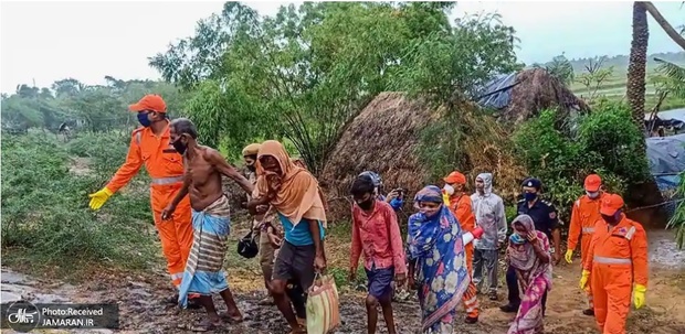 تخلیه دو میلیون‌ نفر در هند و بنگلادش+ تصاویر