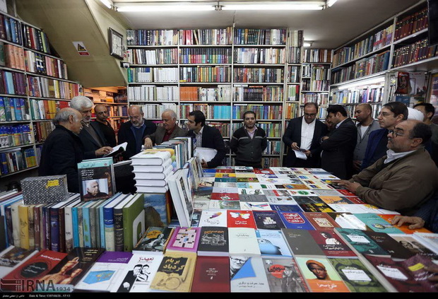 تغییر کاربری کتاب فروشی های تهران تاسف بار است