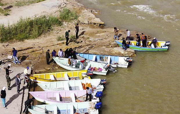 اسکله های غیر مجاز ساحل رودخانه کارون خرمشهر تخریب شدند