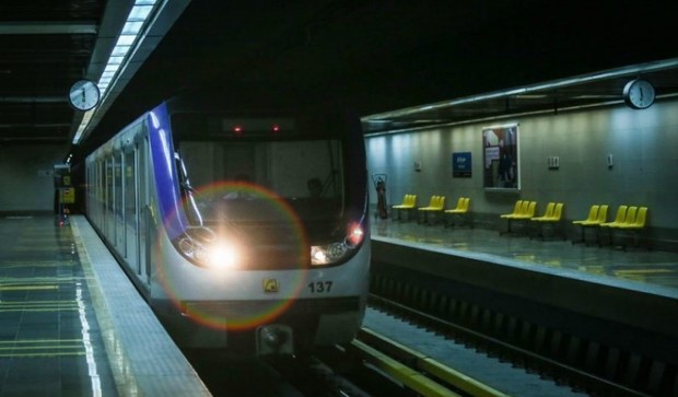 سیاسی کاری ترمز متروی تهران را کشیده است