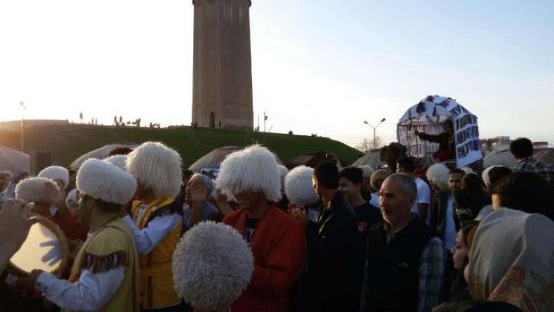 جشن ملی نوروزگاه در جوار بلندترین برج آجری جهان در گنبدکاووس آغاز شد