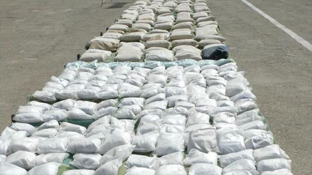 بیش از ۵ تن انواع مواد مخدر در میناب کشف شد