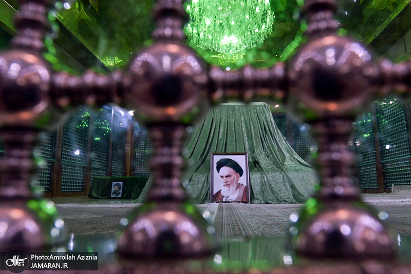 تجدید میثاق رئیس و امدادگران کمیته امداد امام خمینی(س) با آرمان های بنیانگذار جمهوری اسلامی ایران