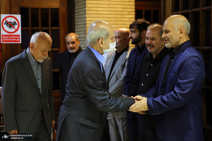 مراسم ختم مادر فرشاد مومنی